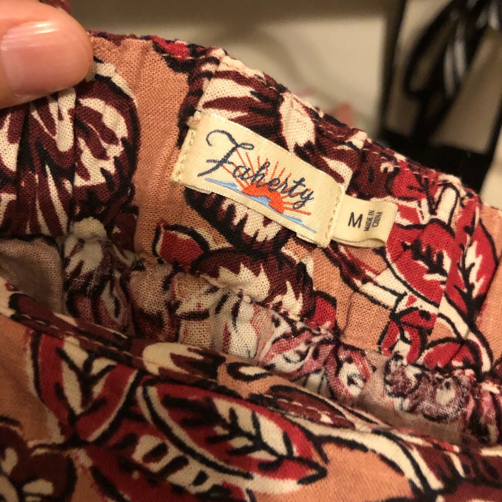 Faherty Pacifica Floral linen blend Tank Top preowned medium - Picture 2 of 4